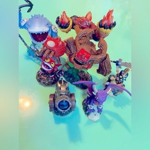 7 piece Lot of 2012 Skylander Activision Giants Game Characters Only